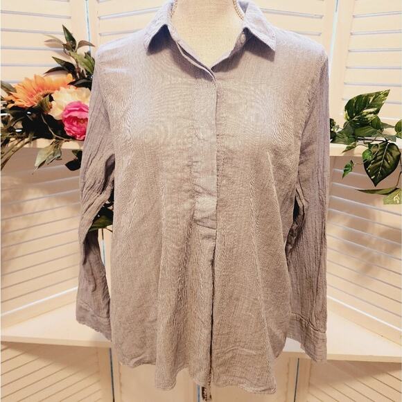 ELIZABETH & JAMES BLUE STRIPE BUTTON DOWN SIZE MED - Picture 1 of 7